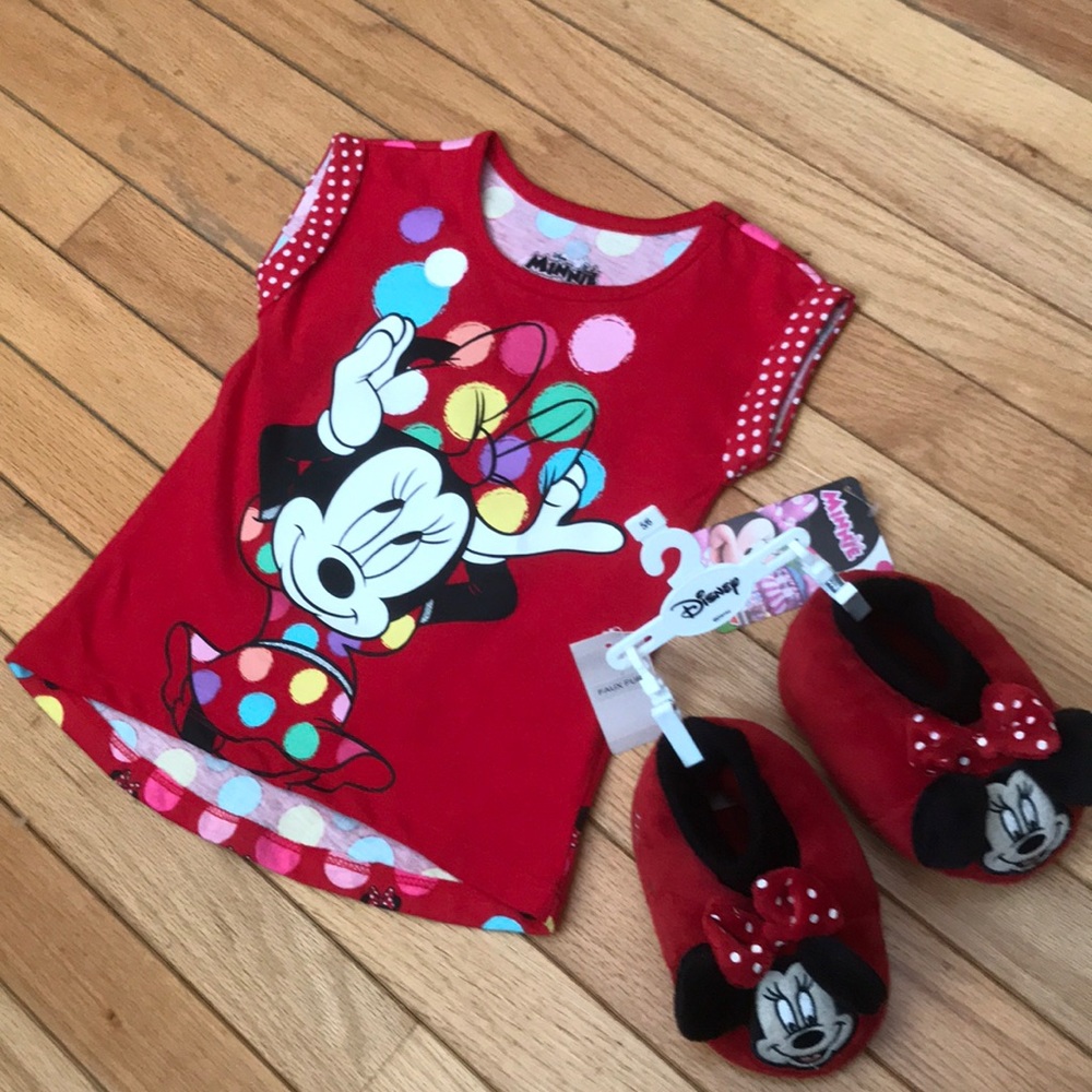 Disney Minnie Mouse slippers and T-shirt